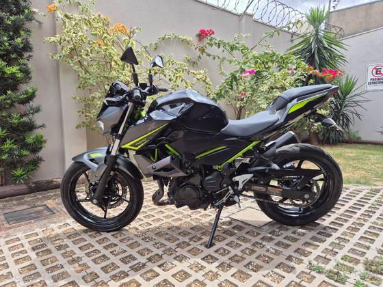 KAWASAKI Z400 KAWASAKI Z400